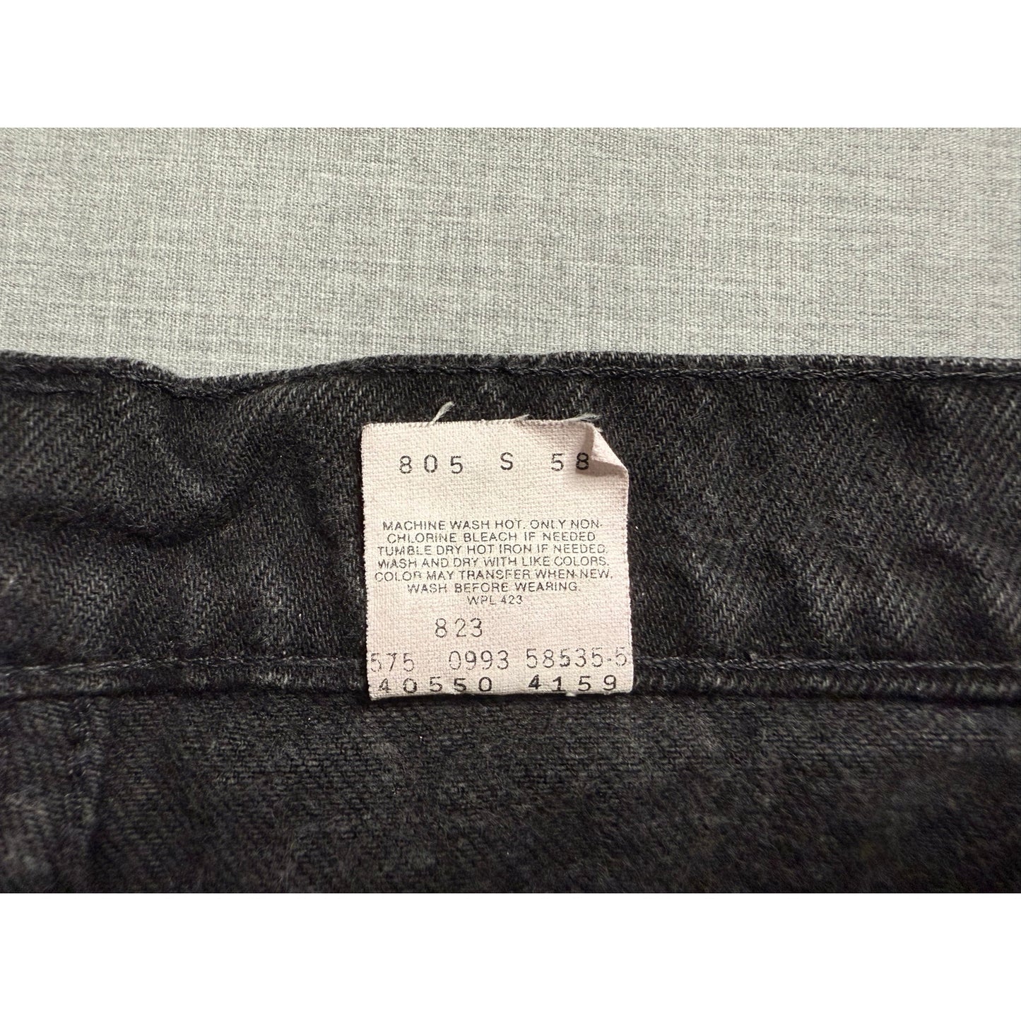 Vintage 90s Levi’s 550 Relaxed Fit Denim Jeans 38x34