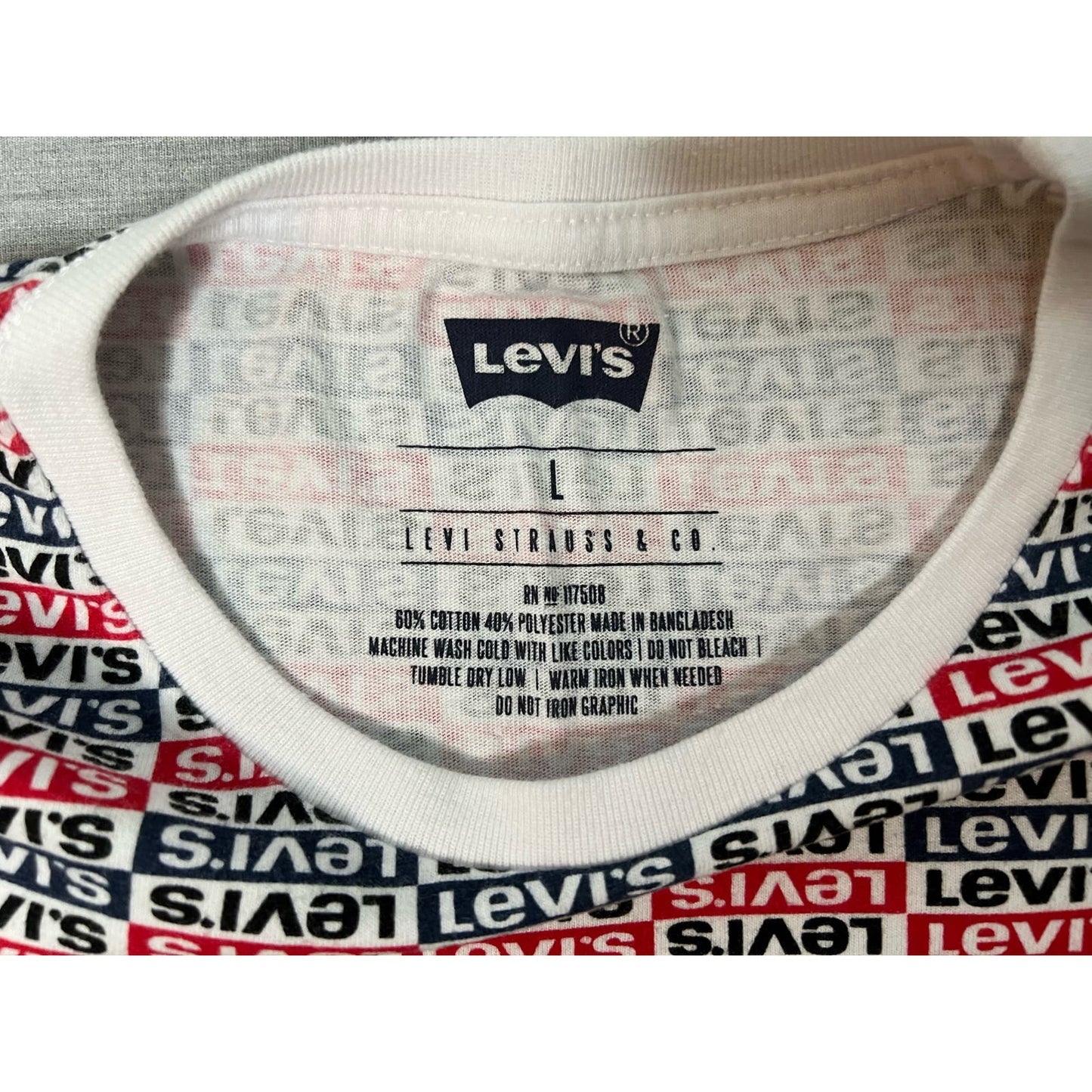 Levi’s All Over Print Logo T-shirt Large