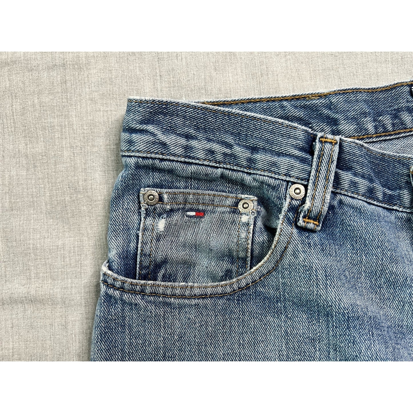 Vintage Y2K Tommy Hilfiger Light Wash Jeans 32x30