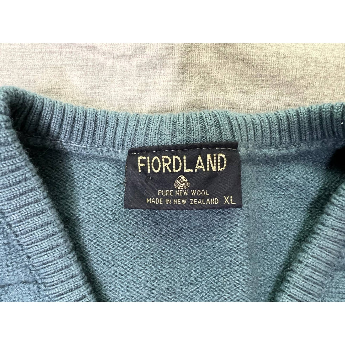 Vintage Fiordland Pure New Wool Knit Pullover V Neck Sweater XL