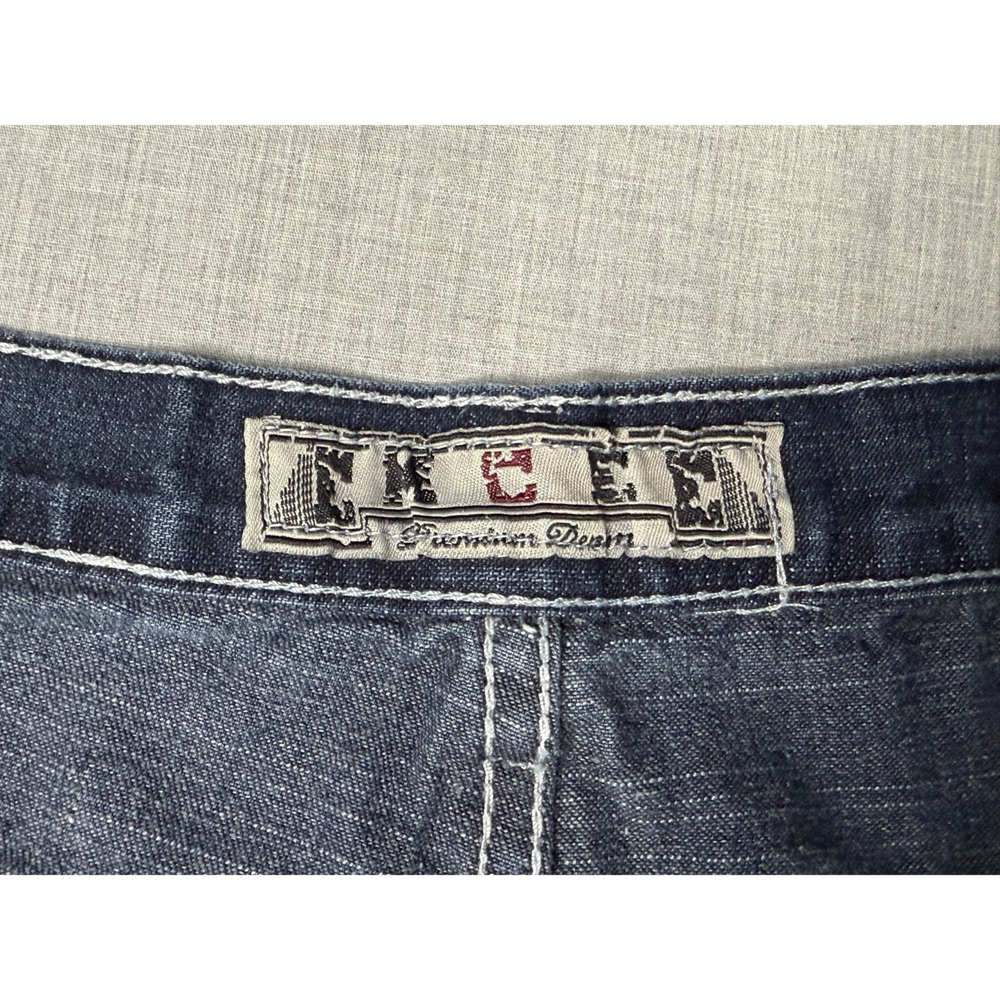 Vintage Y2K Emcee Baggy Wide Leg Pocket Flap Jean Shorts 38