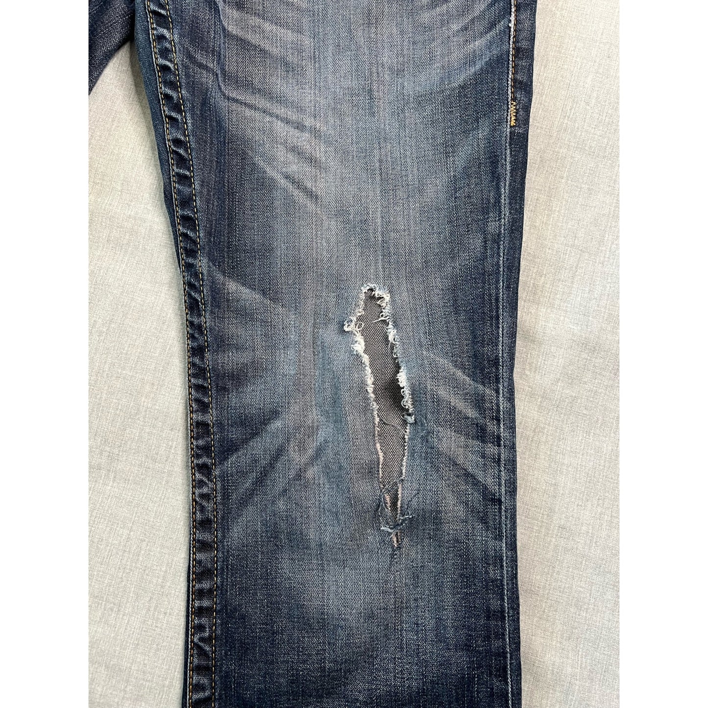 True Religion Flap Pocket Distressed Denim Jeans 31