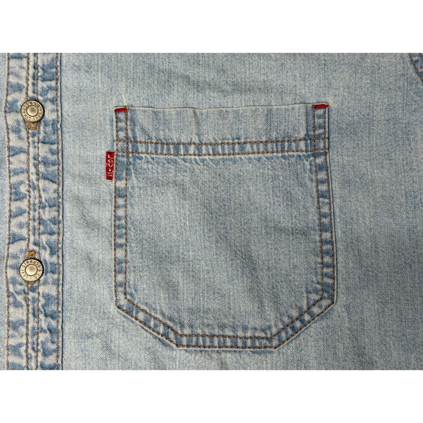 Vintage Levi’s Red Tab Button Up Denim Shirt Medium