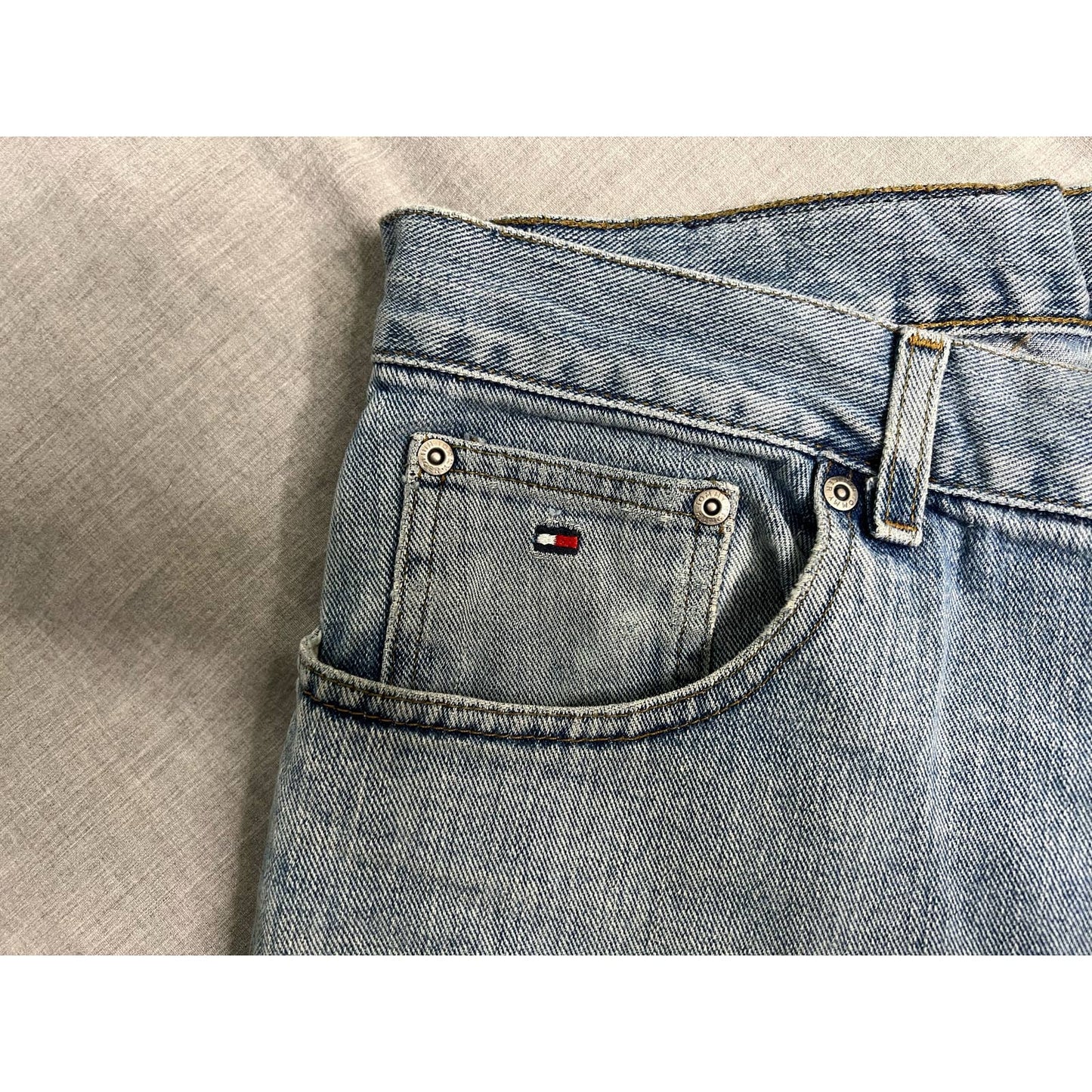 Vintage Tommy Hilfiger Light Wash Jeans 38x32