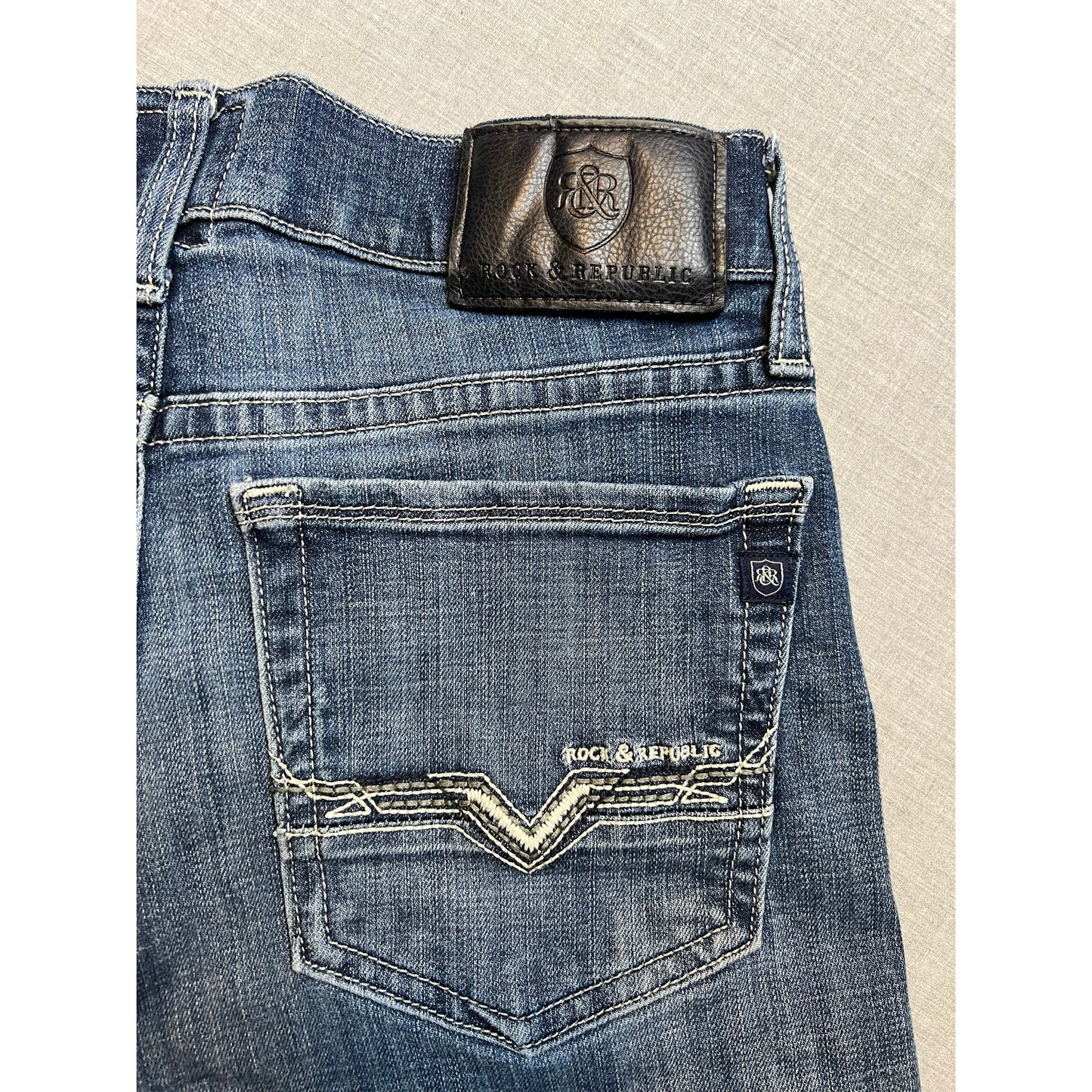 Rock & Republic Straight Fit Faded Jeans 29x30