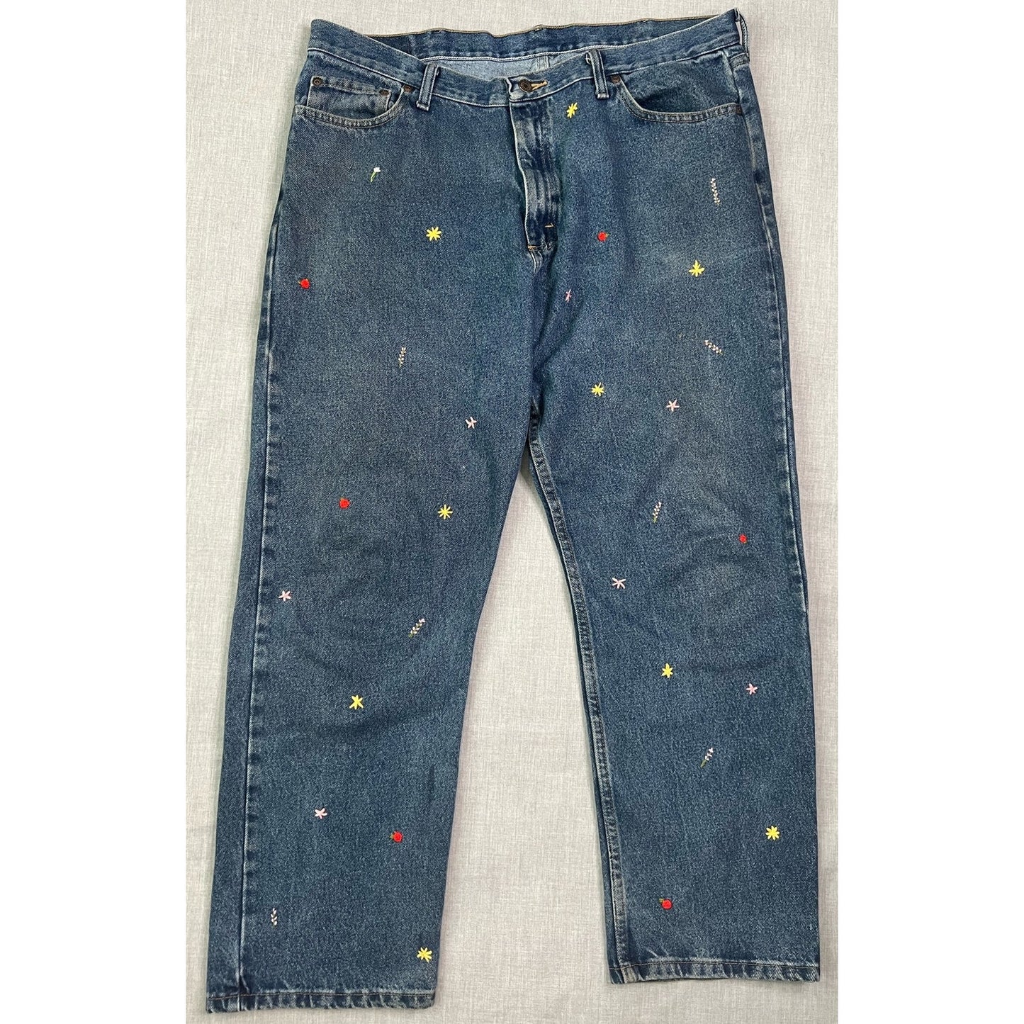 Wrangler Relaxed Fit Hand Embroidered Flower Jeans 40x30