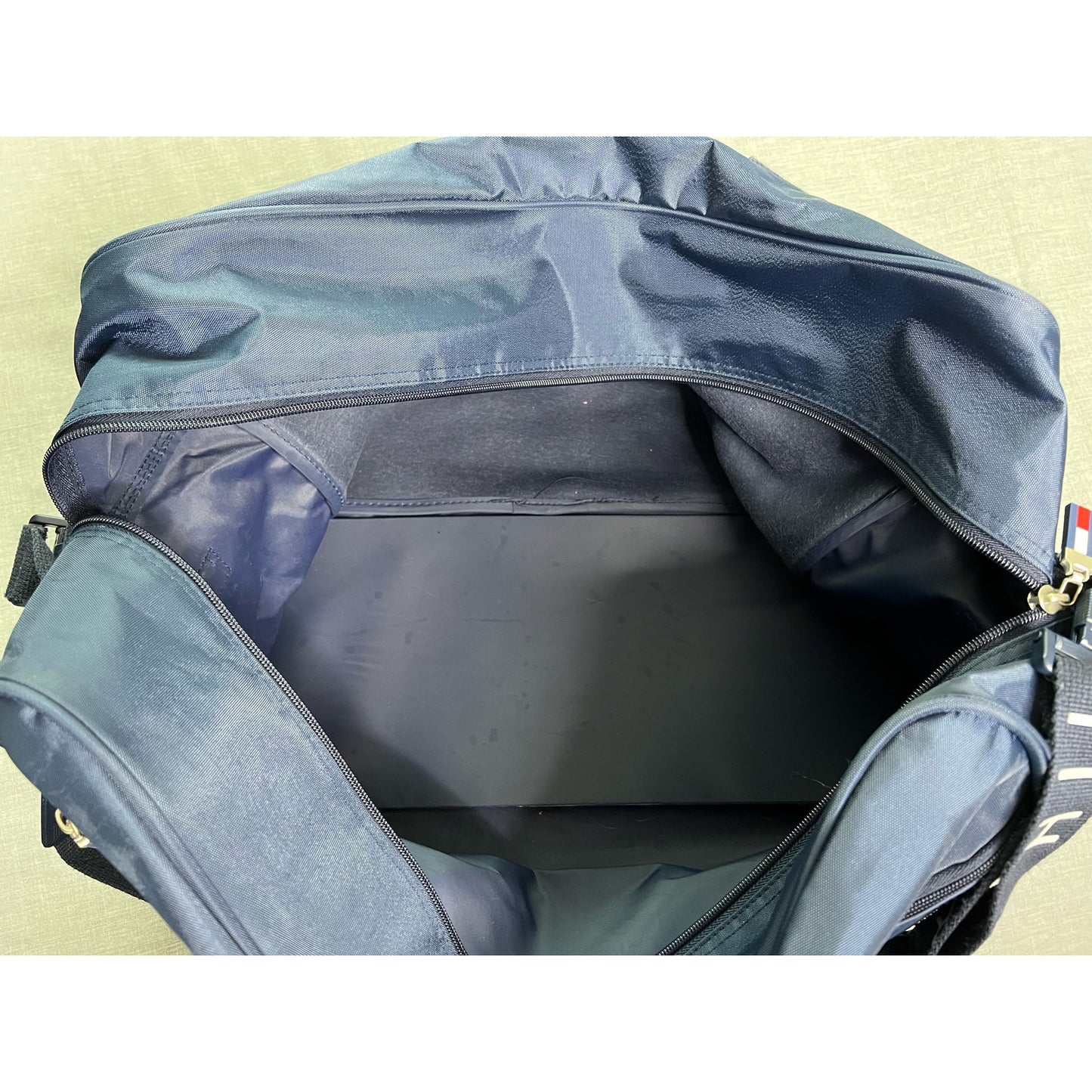 Vintage Tommy Hilfiger Medium Gym Duffle Bag 19x8x14