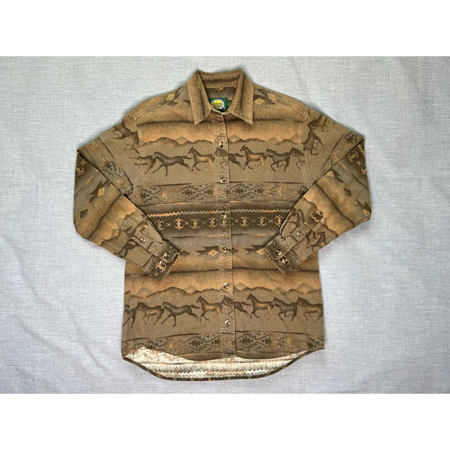 Cabelas Western Aztec Horse Button Up Shirt Women’s Small