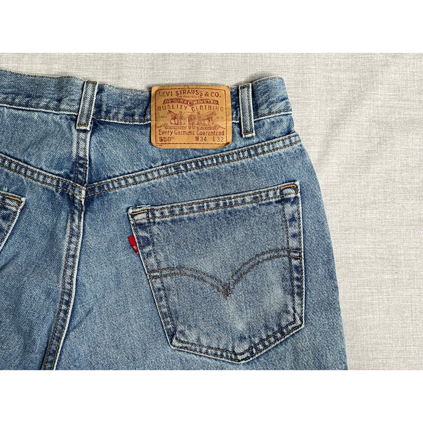 Vintage Levi’s 550 Relaxed Fit Jeans 34x32