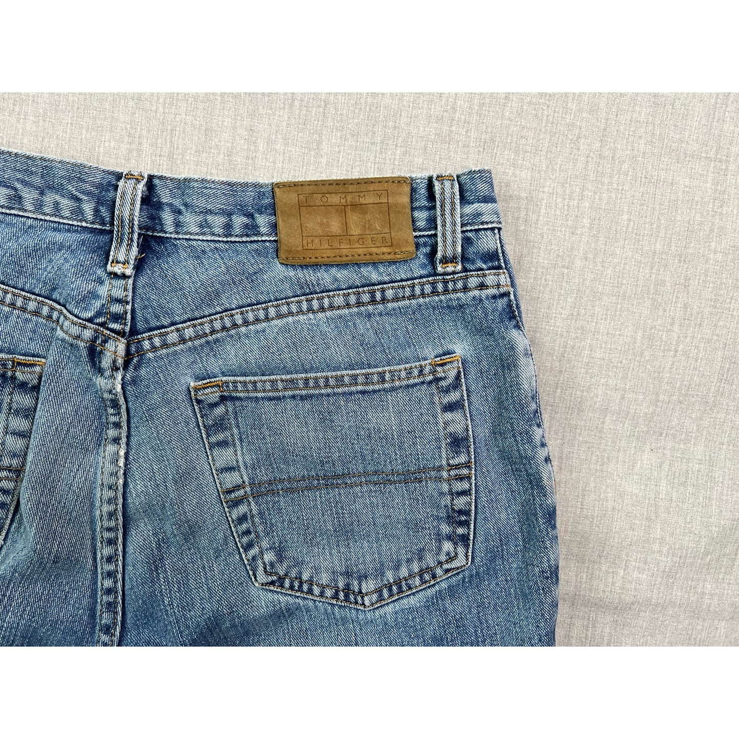 Vintage Y2K Tommy Hilfiger Light Wash Jeans 32x30