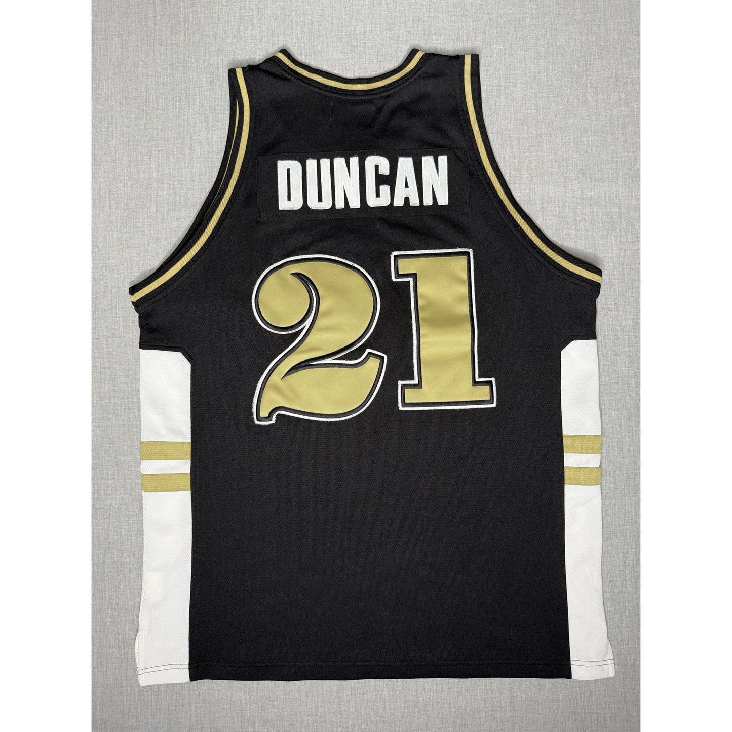 Vintage 90s Tim Duncan Wake Forest NCAA College Basketball Jersey Large