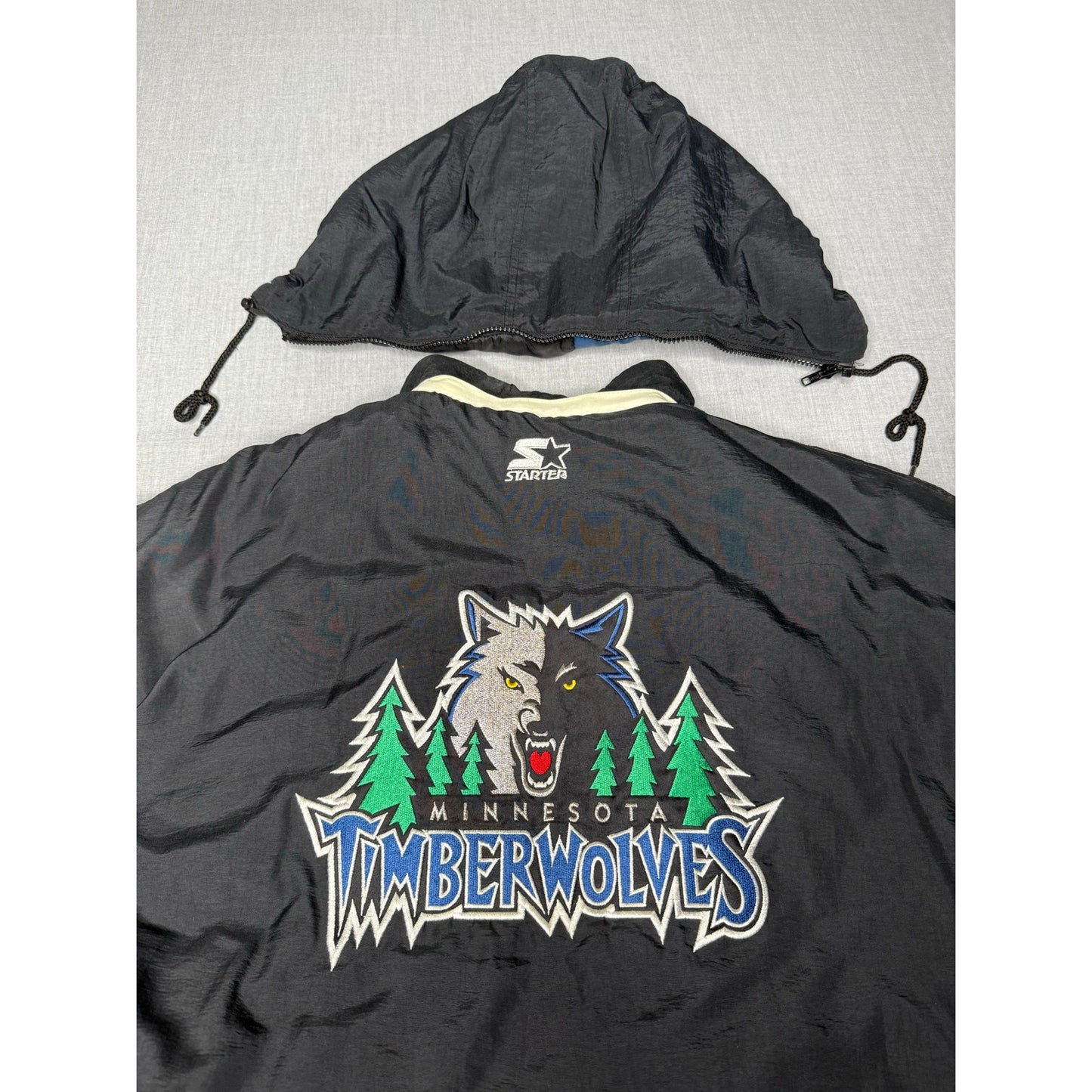 Vintage 90s Minnesota Timberwolves Puffer Starter Jacket Large
