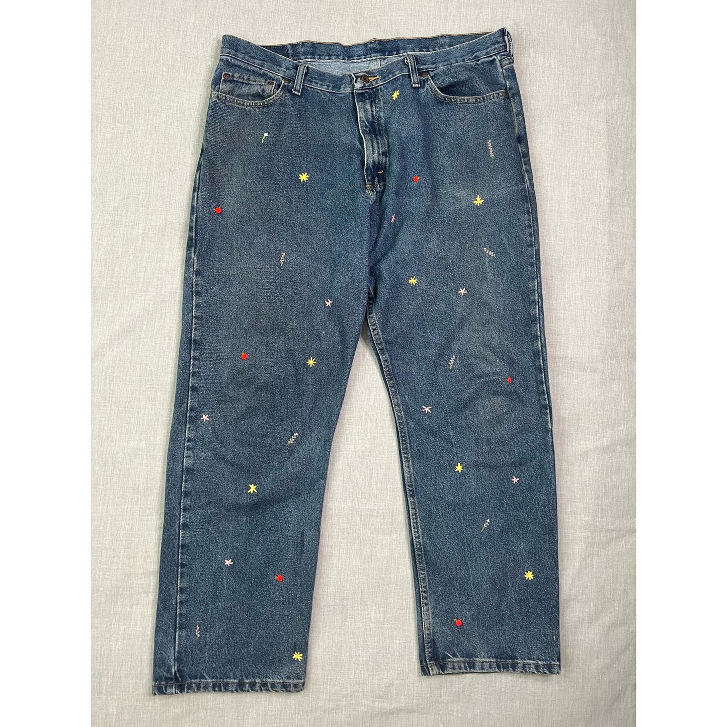 Wrangler Relaxed Fit Hand Embroidered Flower Jeans 40x30