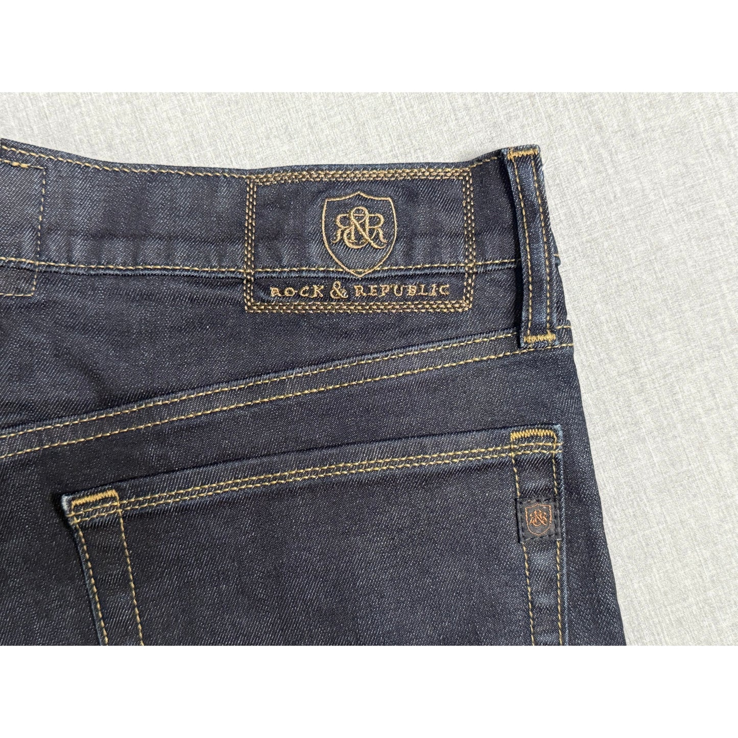 Rock & Republic Straight Fit Neil Jeans 32x34
