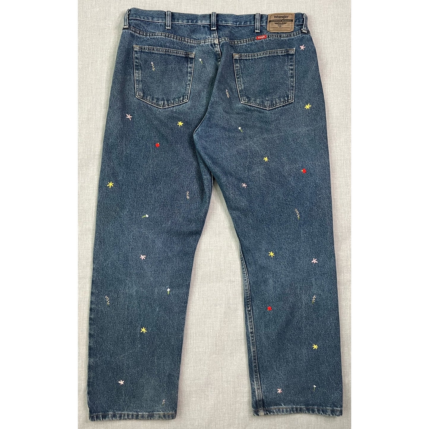 Wrangler Relaxed Fit Hand Embroidered Flower Jeans 40x30